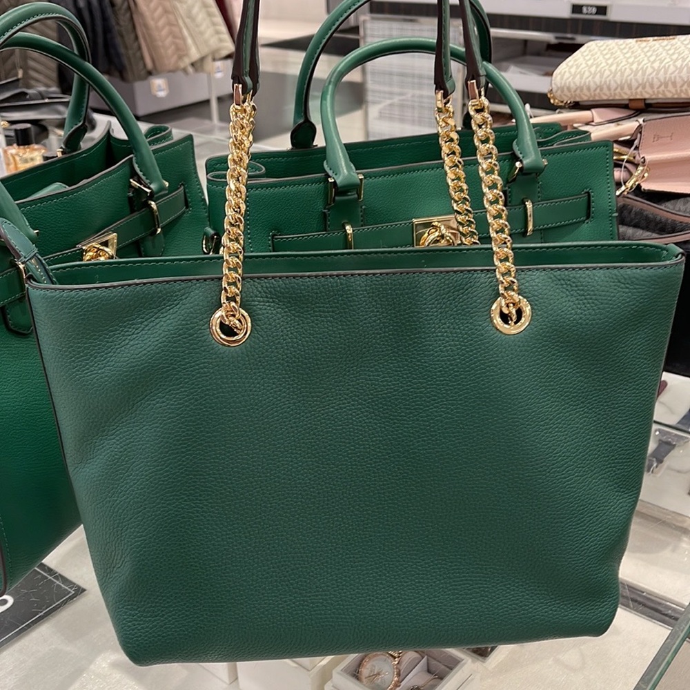 MICHAEL KORS
Jet Set Medium Front Zip Pebbled Leather Chain Tote Bag
Jewel Green - Picture 11 of 16
